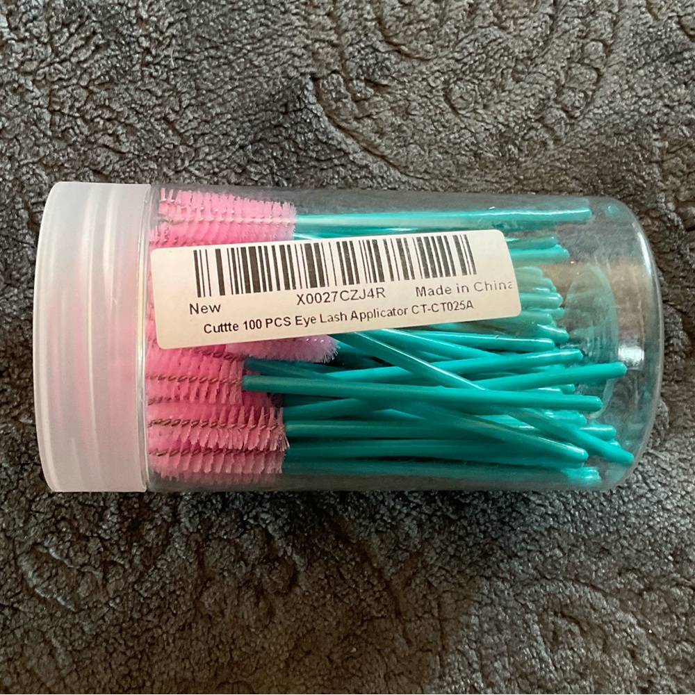 eyelash/eyebrow spoolie